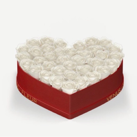 Venus Et Fleur Other - Venus Et Fleur Large Heart-Shaped Box with 36 Eternity White Roses